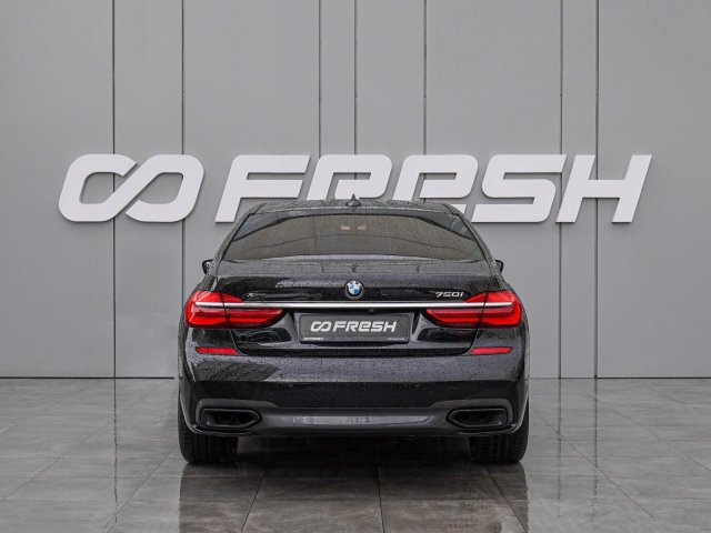BMW 7 серии 2016