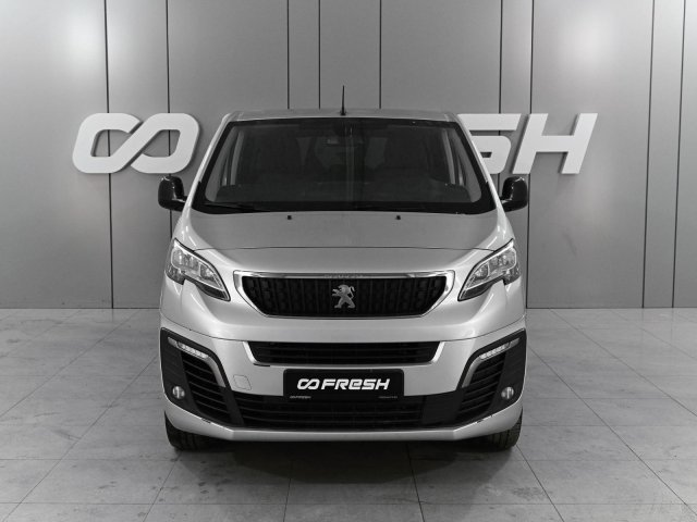 Peugeot Traveller 2021