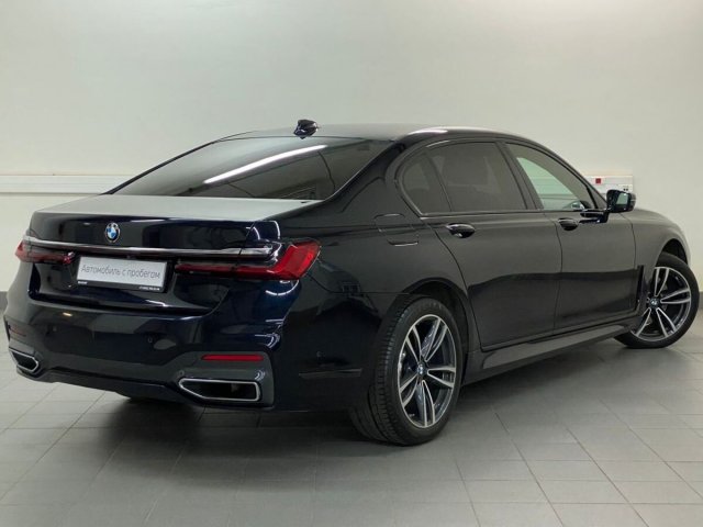 BMW 7 серии 2021