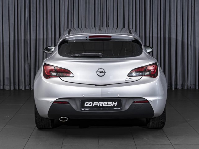 Opel Astra 2012