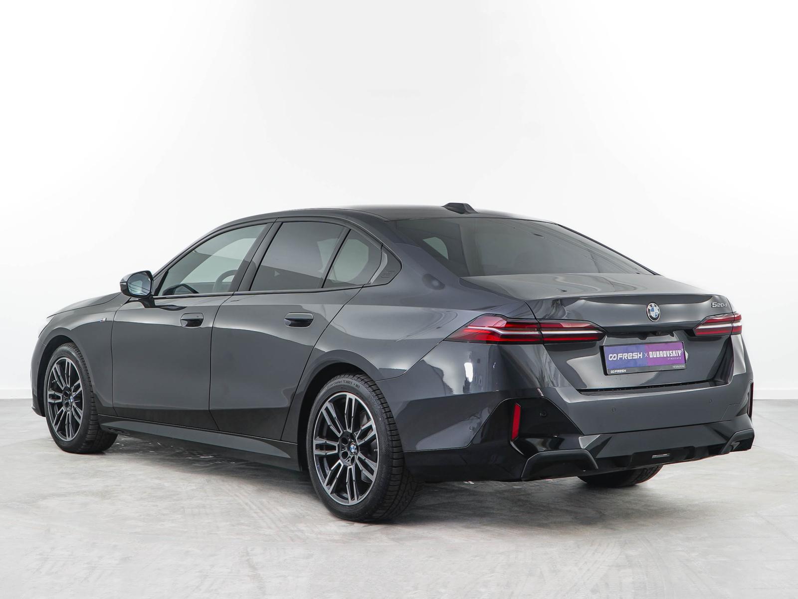 BMW 7 серии 2021