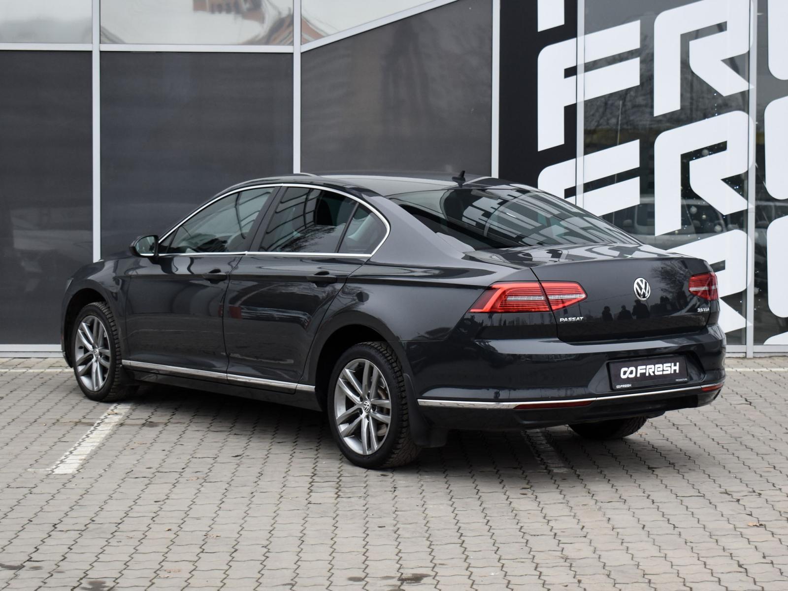 Volkswagen Passat 2011