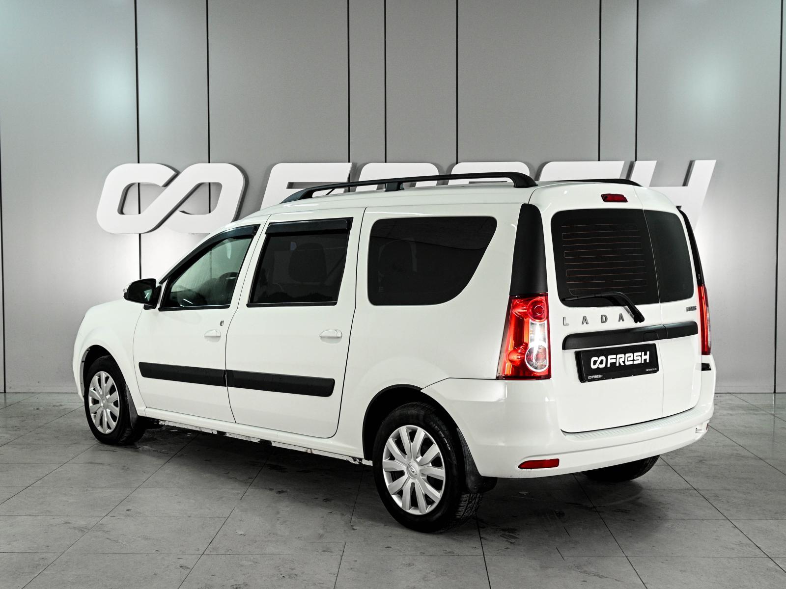 Toyota Prius Alpha 2013