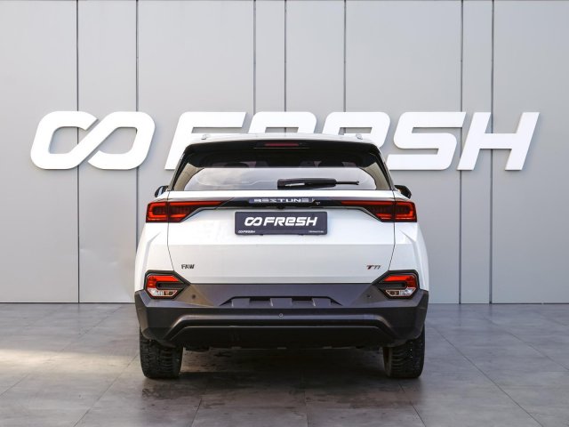 FAW Bestune T77 2022