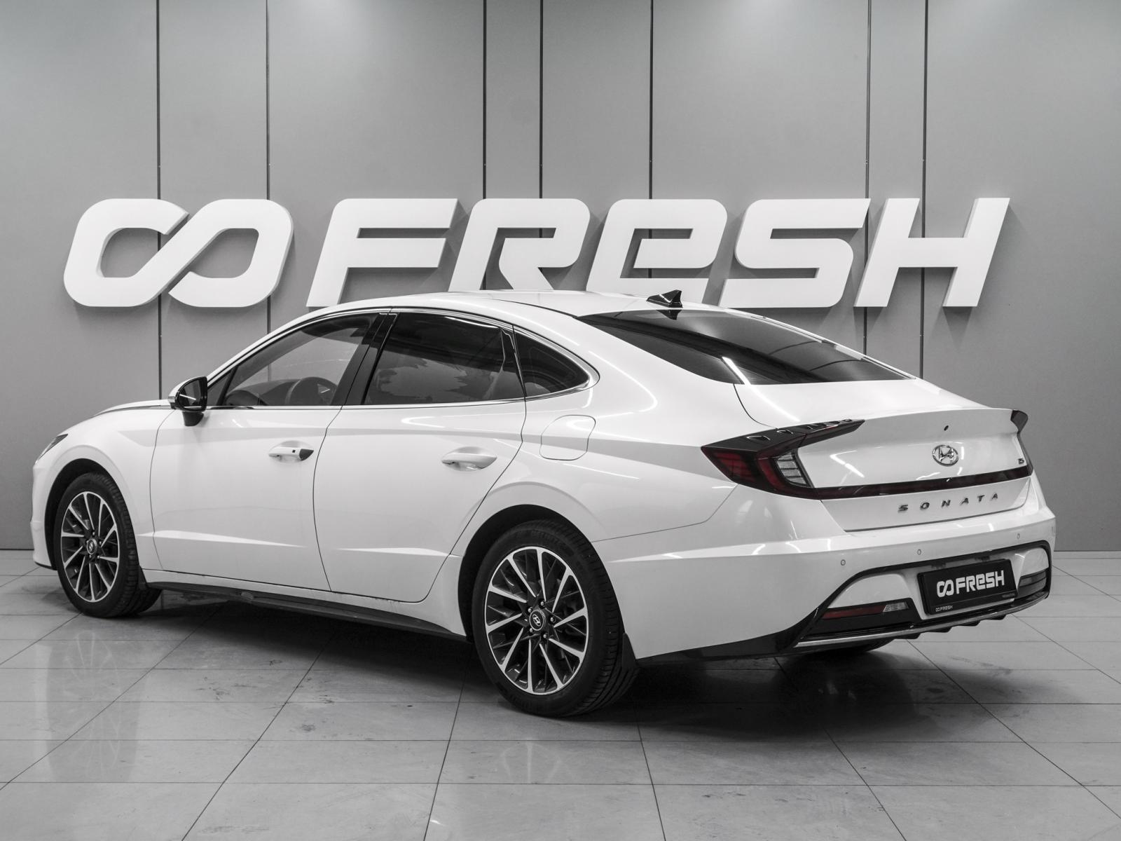 Hyundai Genesis 2016