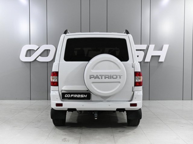 УАЗ Patriot 2024