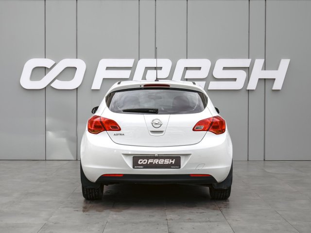 Opel Astra 2011
