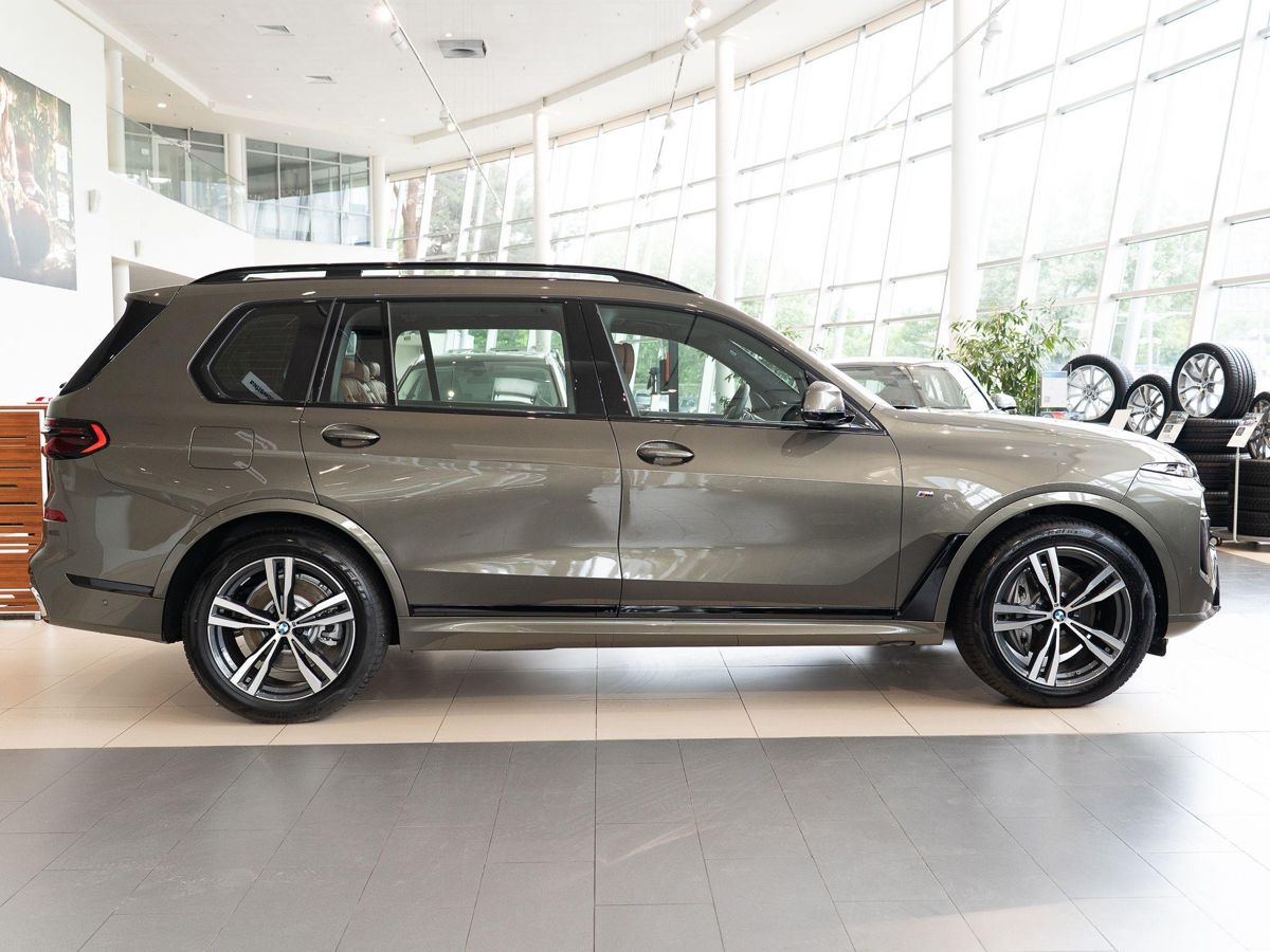 BMW X7 2025