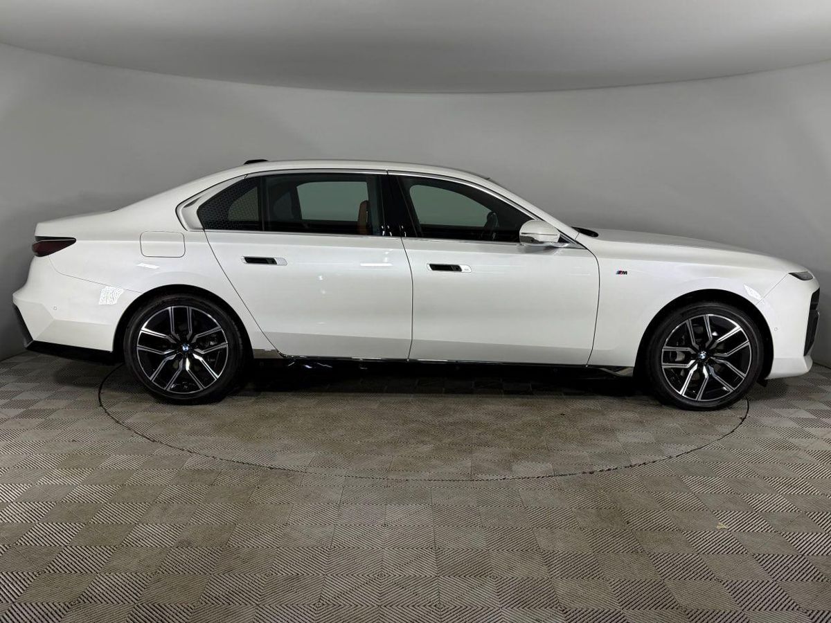 BMW 7 серии 2024