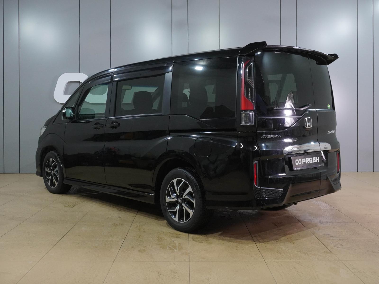 Honda Stepwgn 2017