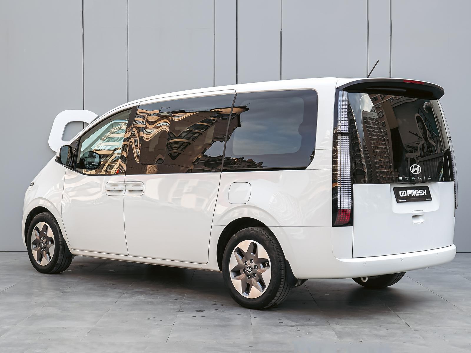 Toyota HiAce 2021