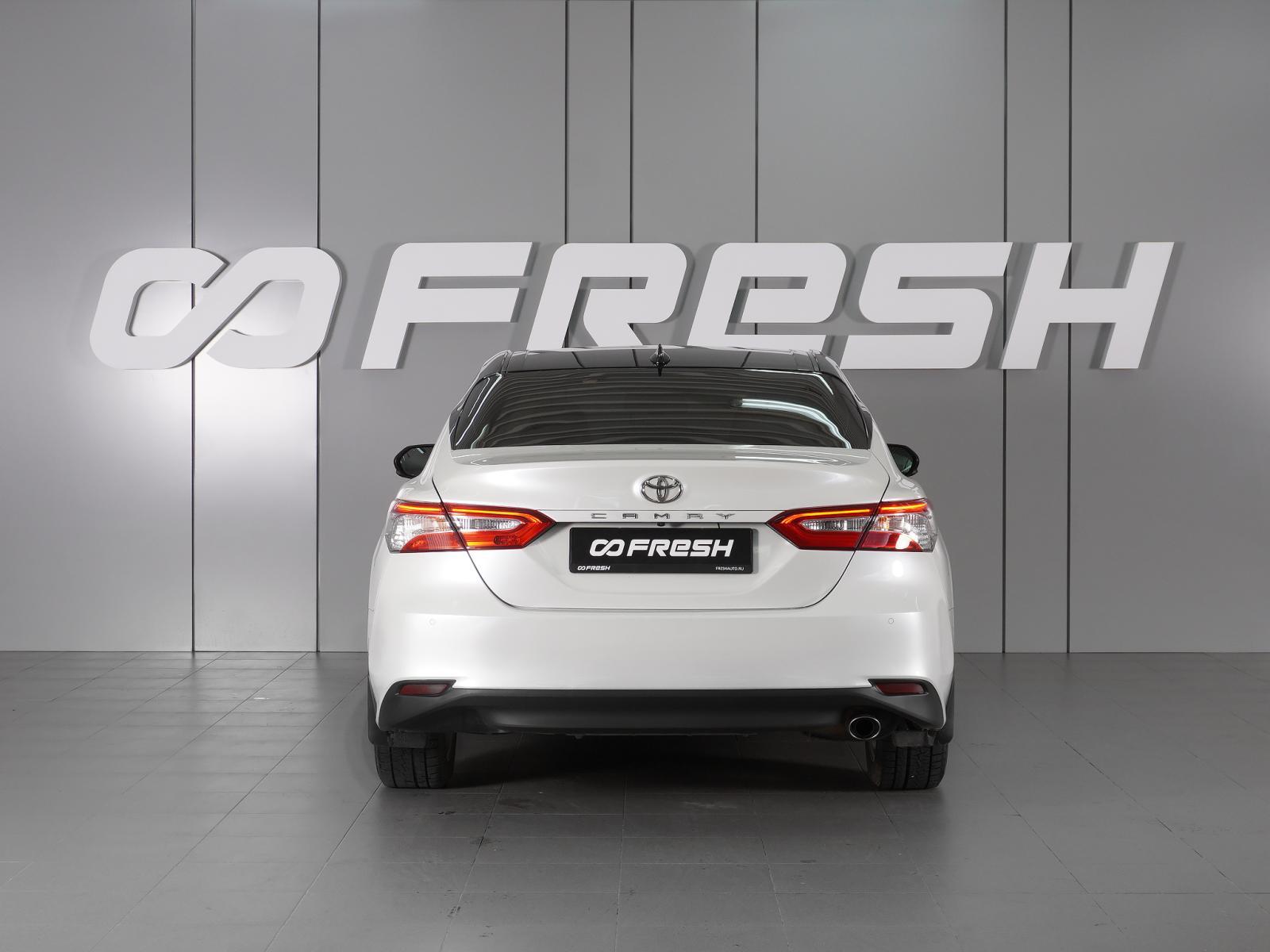 Toyota Camry 2019