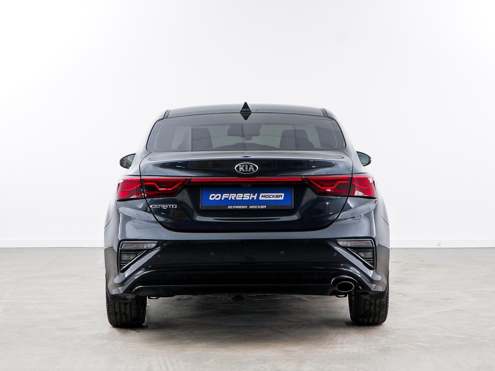 Geely Emgrand 2024
