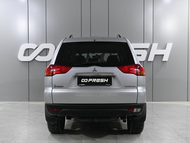 Mitsubishi Pajero Sport 2011